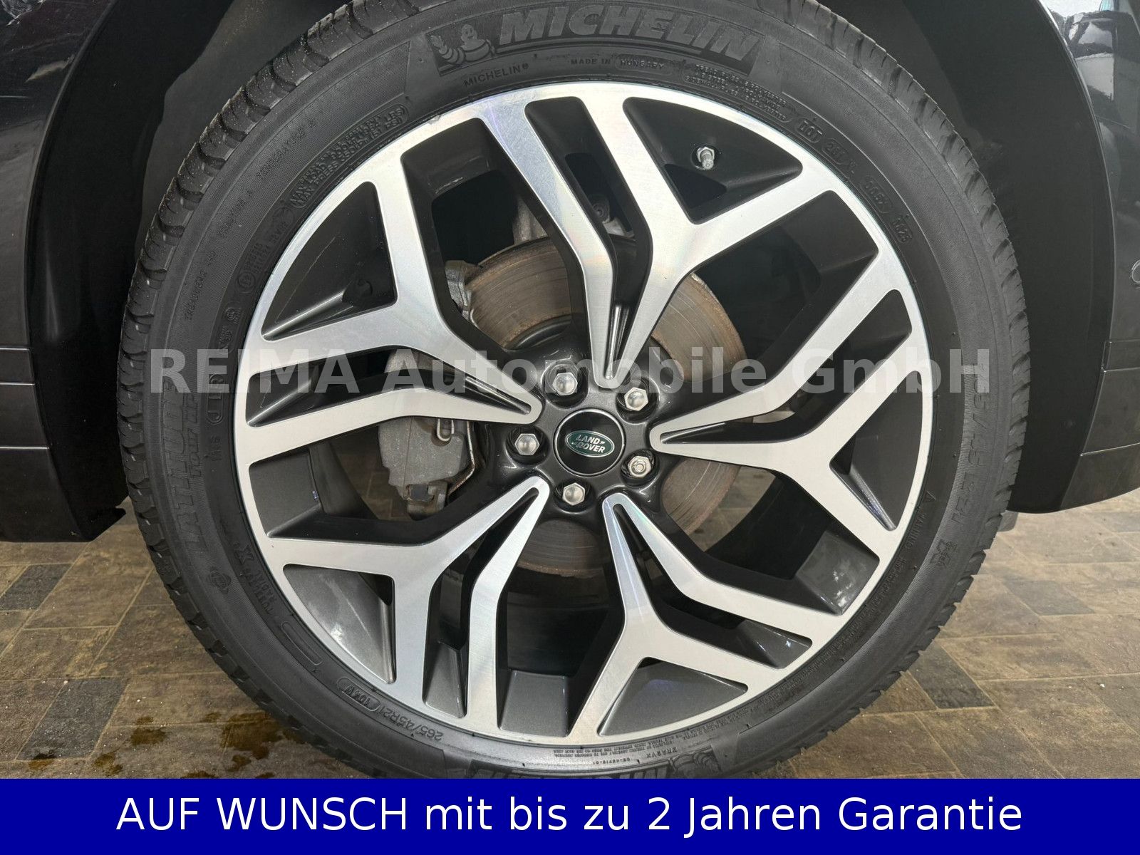 Fahrzeugabbildung Land Rover Range Rover Velar  2,0T  R-Dynamic SE, Pano, LED