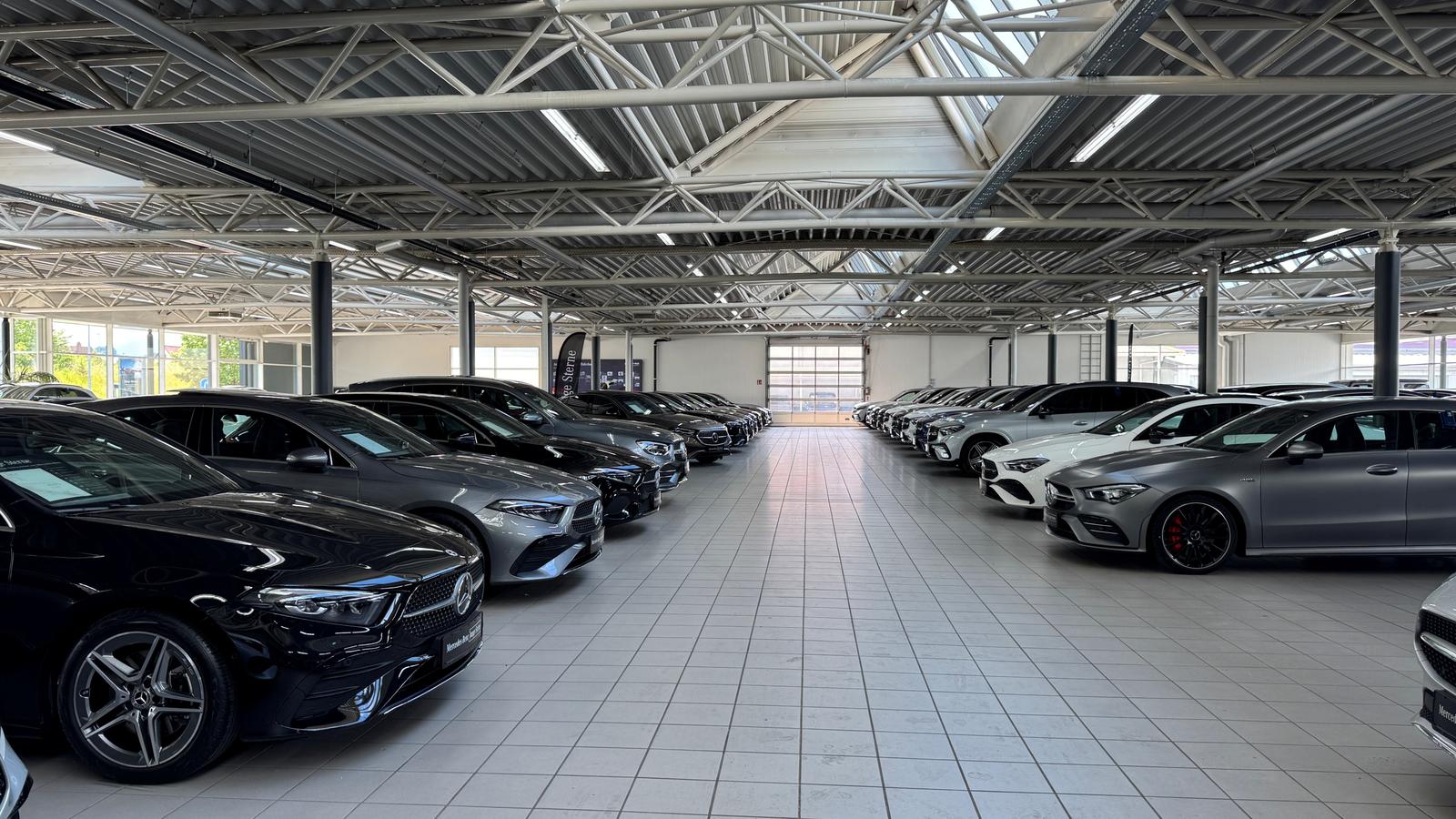 showroom-image-top
