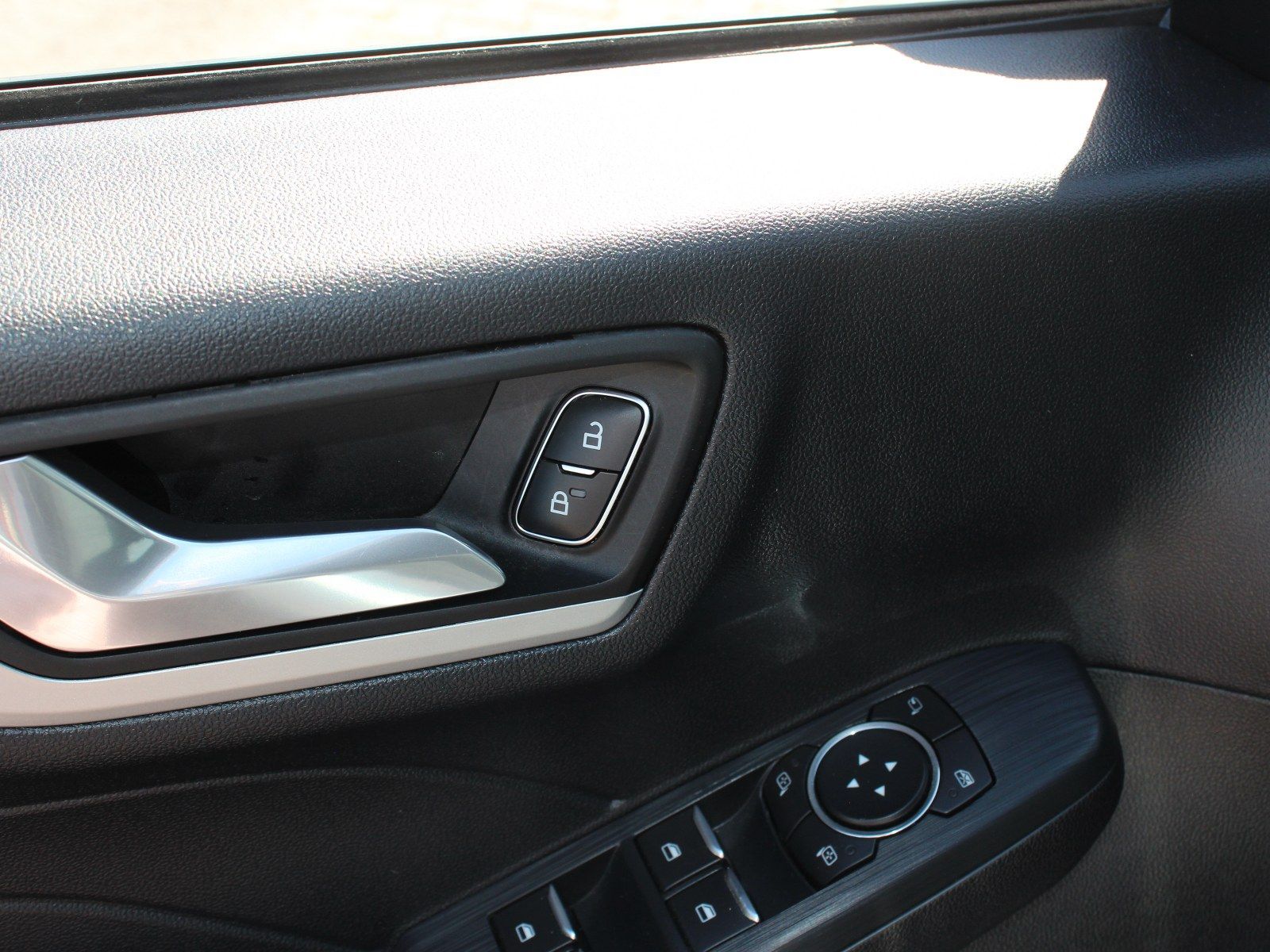 Fahrzeugabbildung Ford Kuga Plug-In Hybrid Cool & Connect 2,5 Duratec