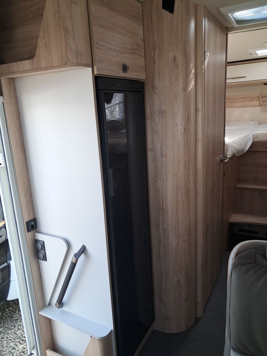 Fahrzeugabbildung Eura Mobil Profila RS PRS 720 EB 180PS Autom. MondialPlus