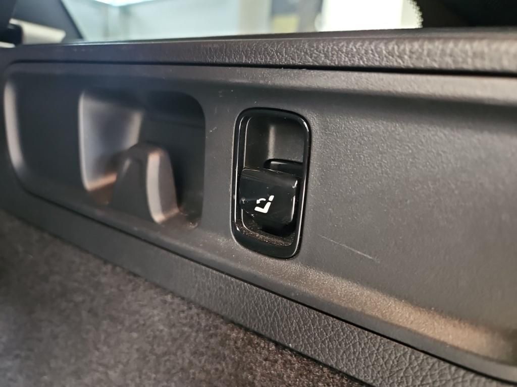 Fahrzeugabbildung Mercedes-Benz C 200 T AMG Night Navi LED SHZ Sound el.Heck DAB