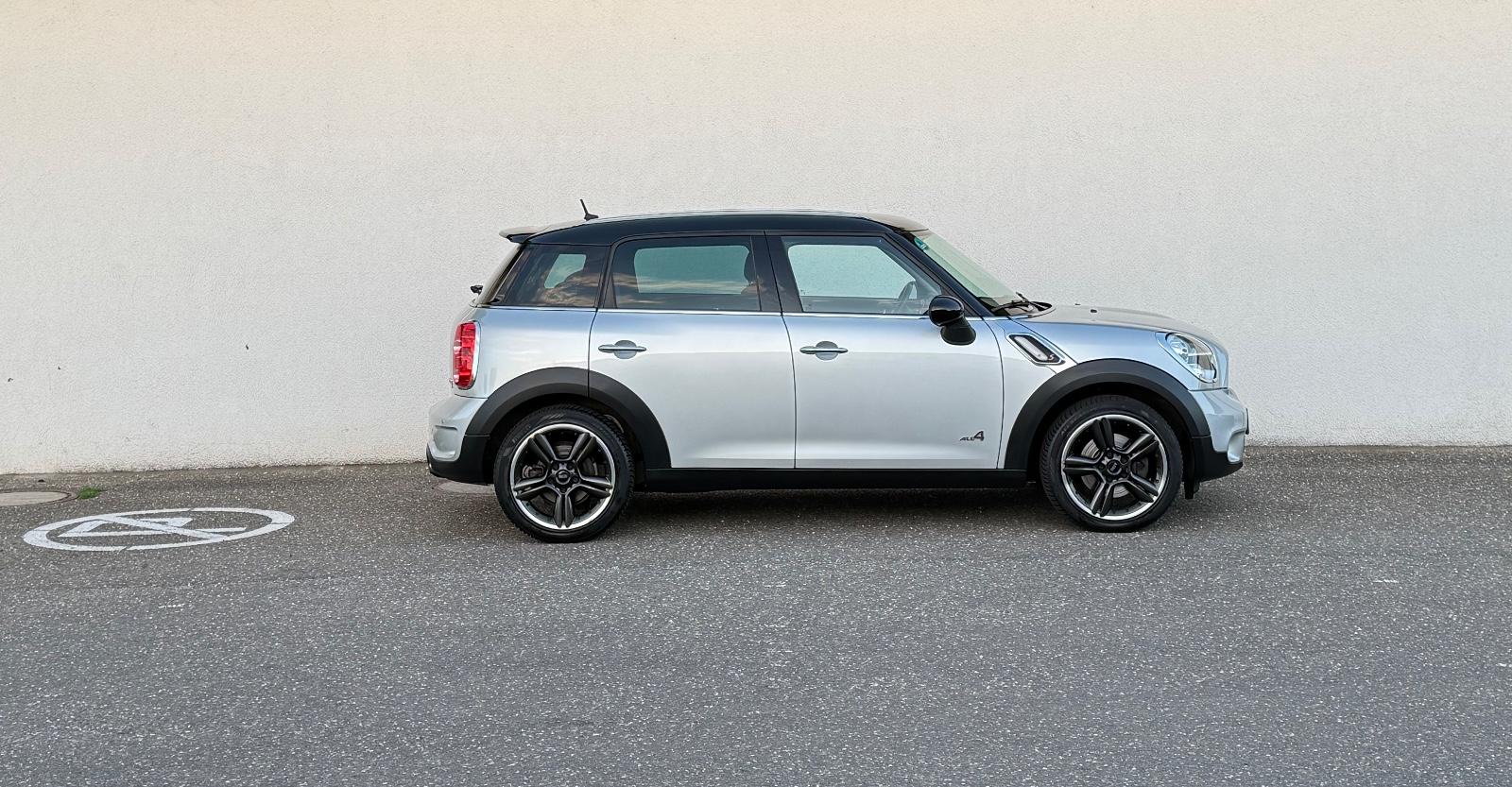 MINI Cooper S Countryman ALL4/XENON/LEDER/PDC/TOP