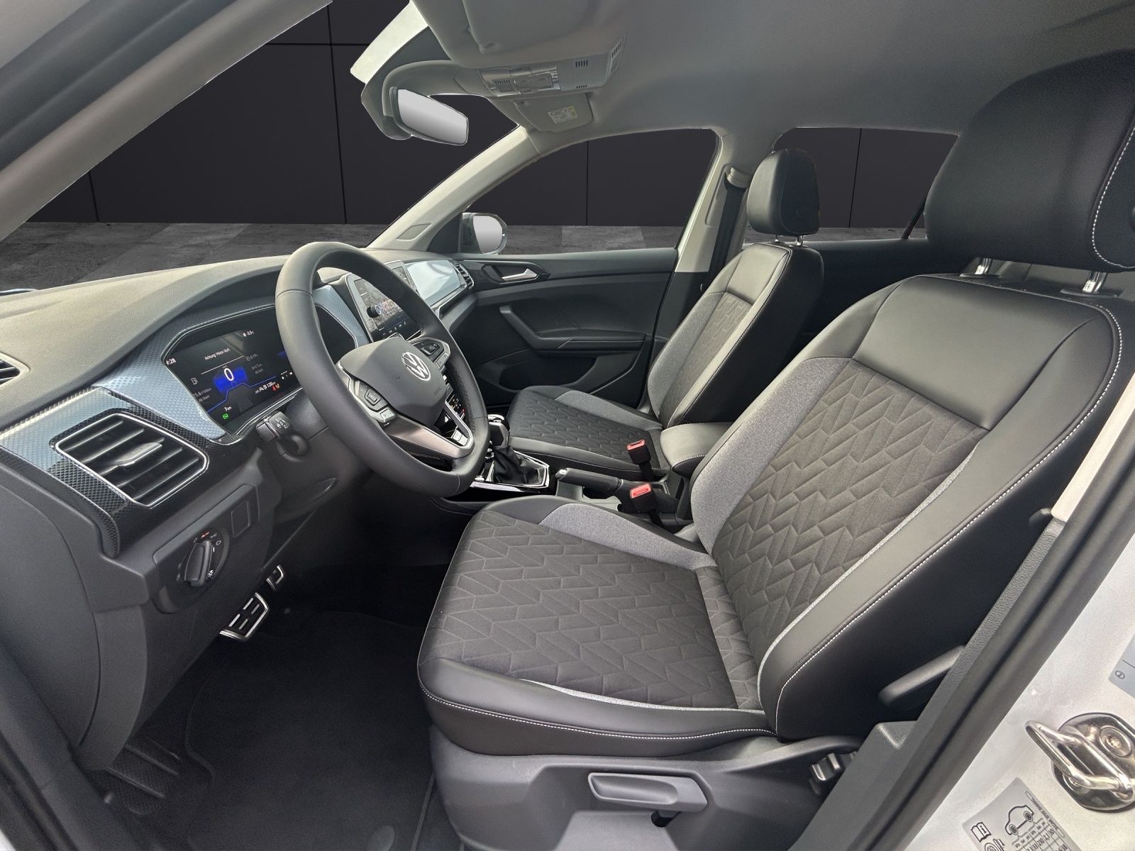 Fahrzeugabbildung Volkswagen T-Cross Goal TSI DSG IQ.Light ACC SH RearView Am