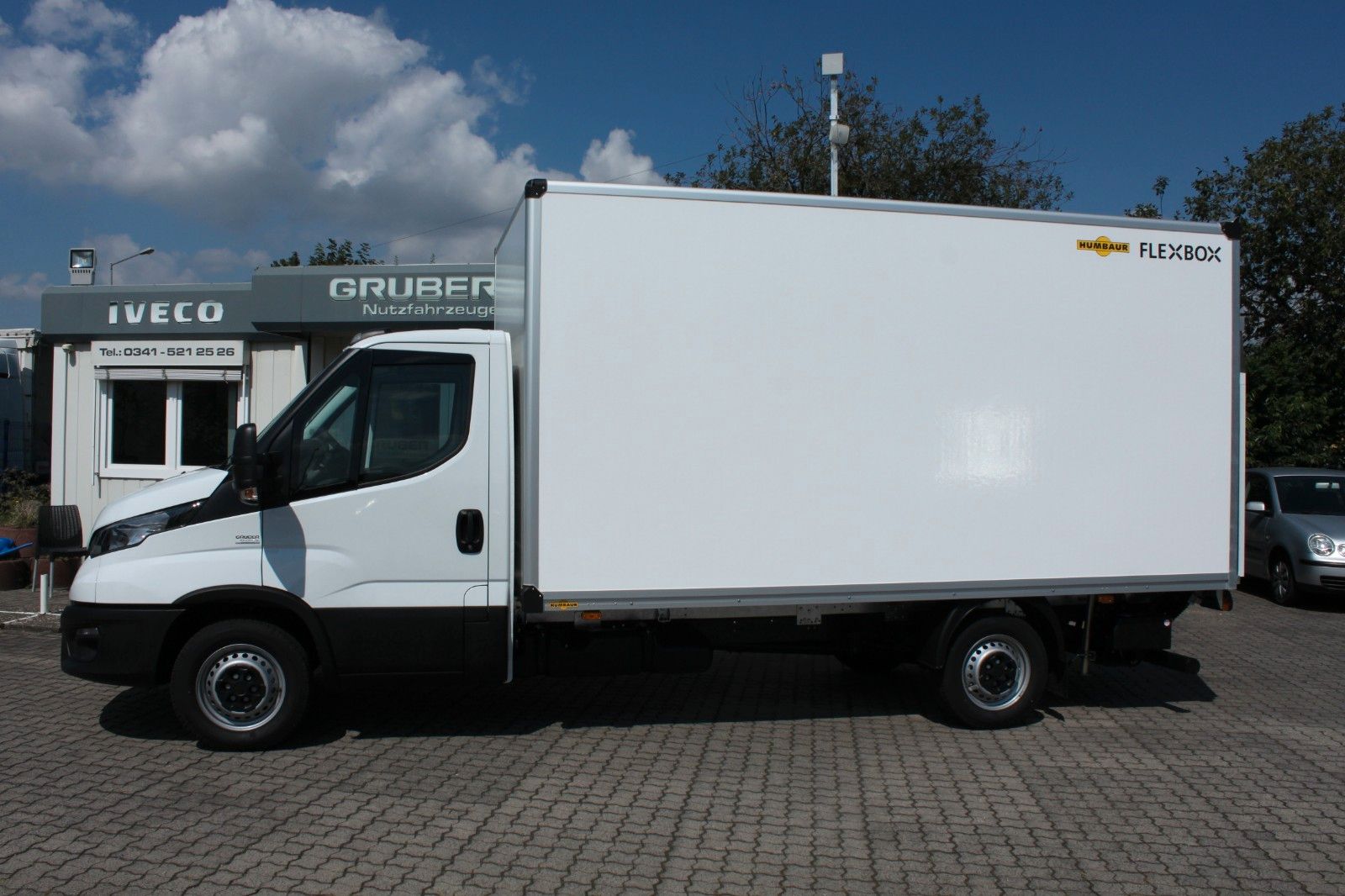 Fahrzeugabbildung Iveco Daily 35S14HEA8 Koffer Ladebordwand