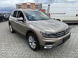 Volkswagen Tiguan Highline 4x4 ** 1. Hand **Top Ausstattung - : Beige, Alcantara