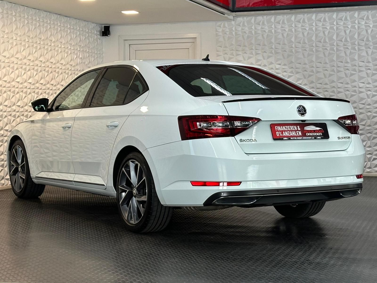 SKODA Superb 2.0TDI SPORTLINE BLACK ACC#CAM#NAVI#SHZ - Image 5