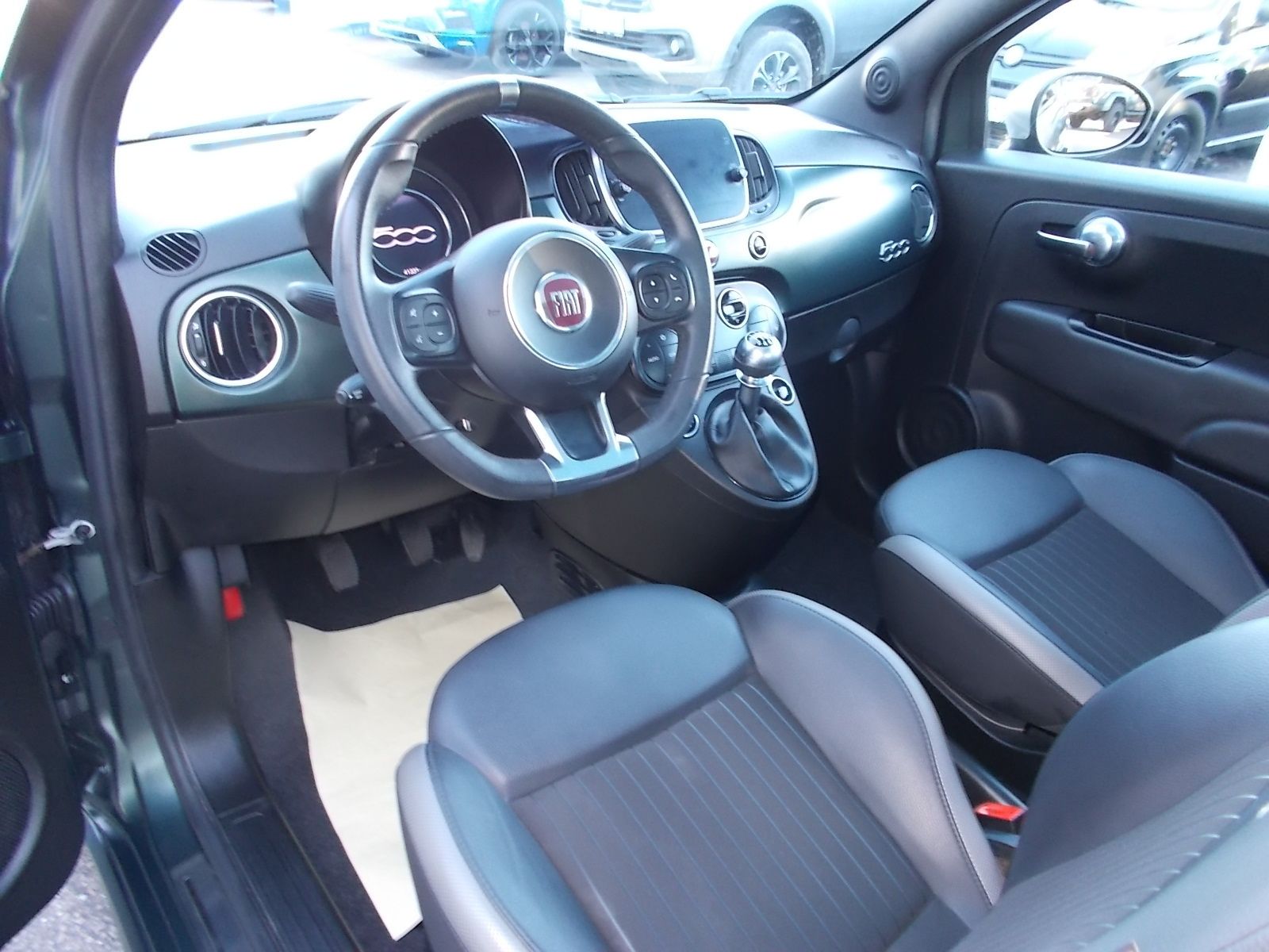 Fahrzeugabbildung Fiat 500 RockStar 1.0 Hybrid + Mattlack