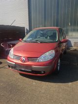 Renault, Scenic2 - Renault Scenic mit Benzin-Antrieb: Kleinwagen