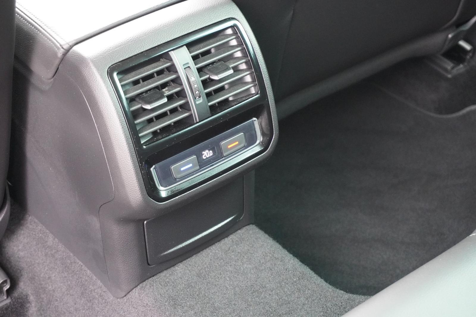 Volkswagen Passat 2.0 TDI R-Line DSG LED ACC AHK, миниатюра 15