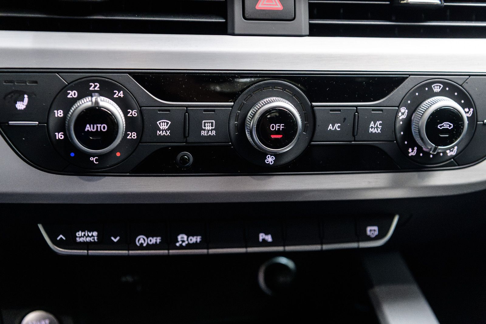 Fahrzeugabbildung Audi A4 Avant 40 TDI quattro advanced + Kamera +