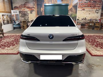 BMW 750 - 9