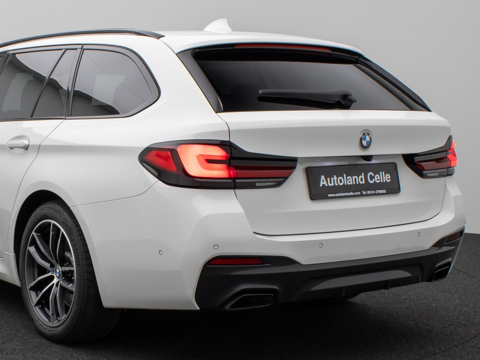 Fahrzeugabbildung BMW 530d M Sport Kamera HUD DAB H/K Komfort Alarm