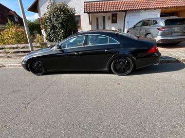 2004 Mercedes-BENZ CLS — фото 1