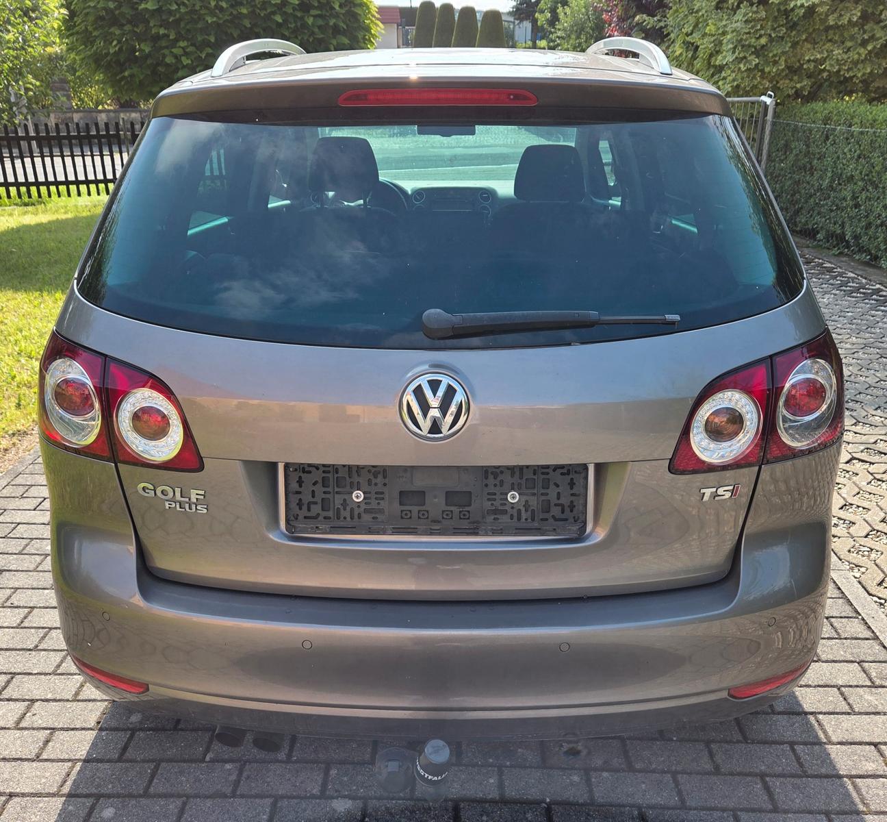 Volkswagen Golf Plus 2010 — interior