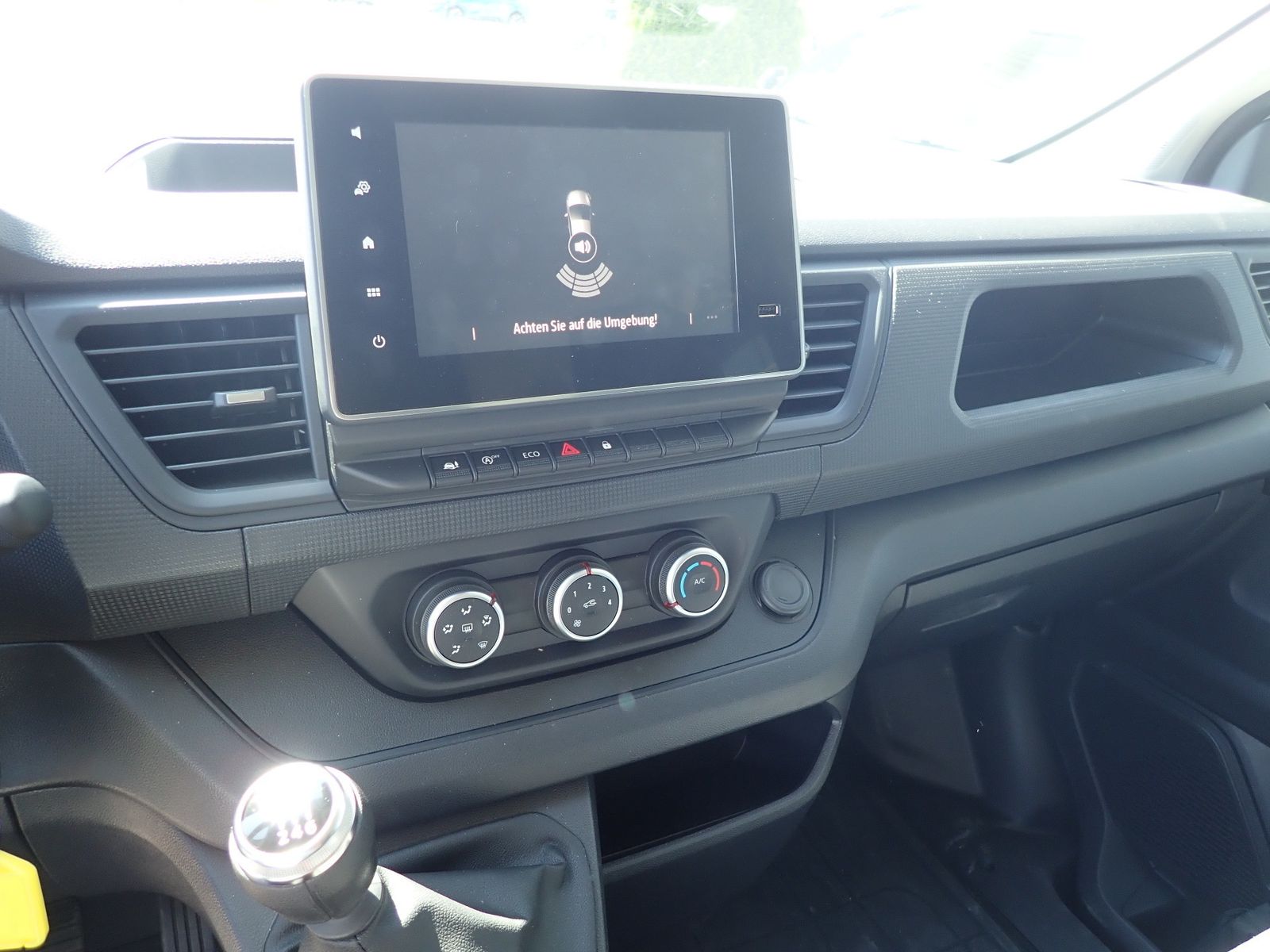 Fahrzeugabbildung Renault Trafic Pkw Grand Authentic Blue dCi 110 MY25