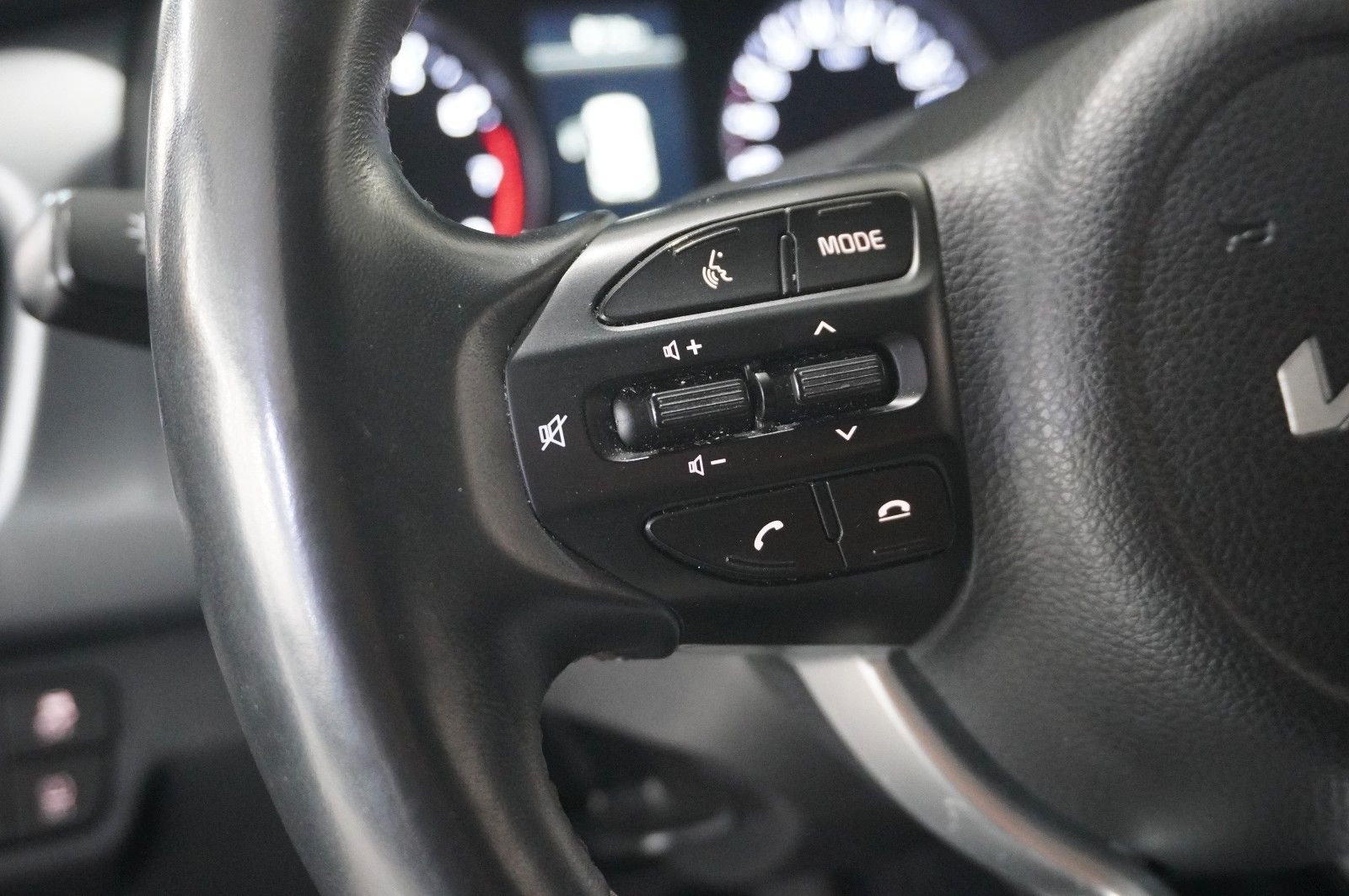 Fahrzeugabbildung Kia Rio 1.0 T-GDI VISION NAVI/LED/KAMERA/LEDER/SHZ