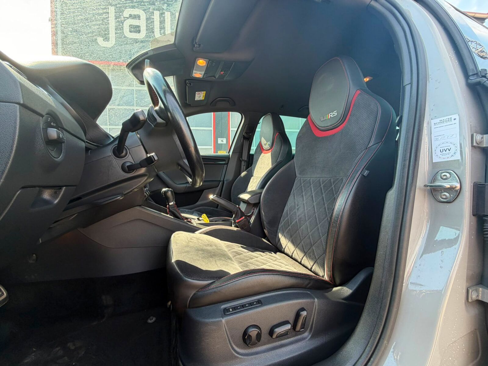 Fahrzeugabbildung SKODA OCTAVIA RS / 4x4 / NAVI