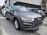 Audi Q3 design quattro AHK/NAVI/SHZ/TEMPO/S+W REIFEN - Audi Q3 in Kassel