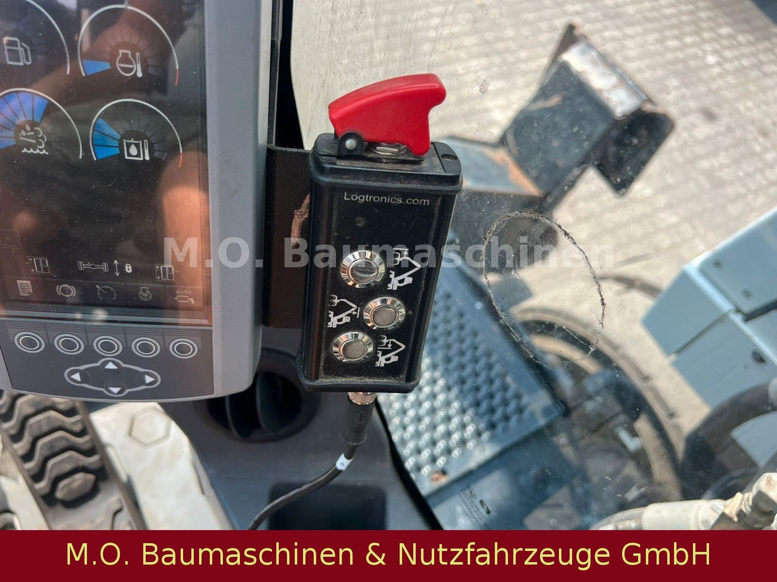 Fahrzeugabbildung CAT MH 3022 / Umschlagbagger /