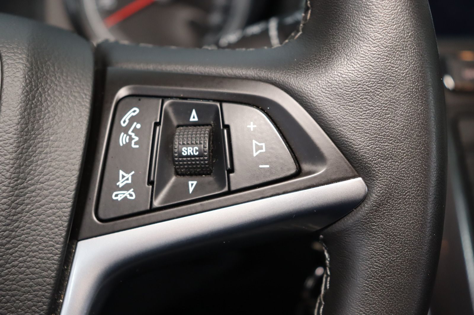 Fahrzeugabbildung Opel Astra J 1.6 Turbo Innovation * 1. Hd. * wenig Km