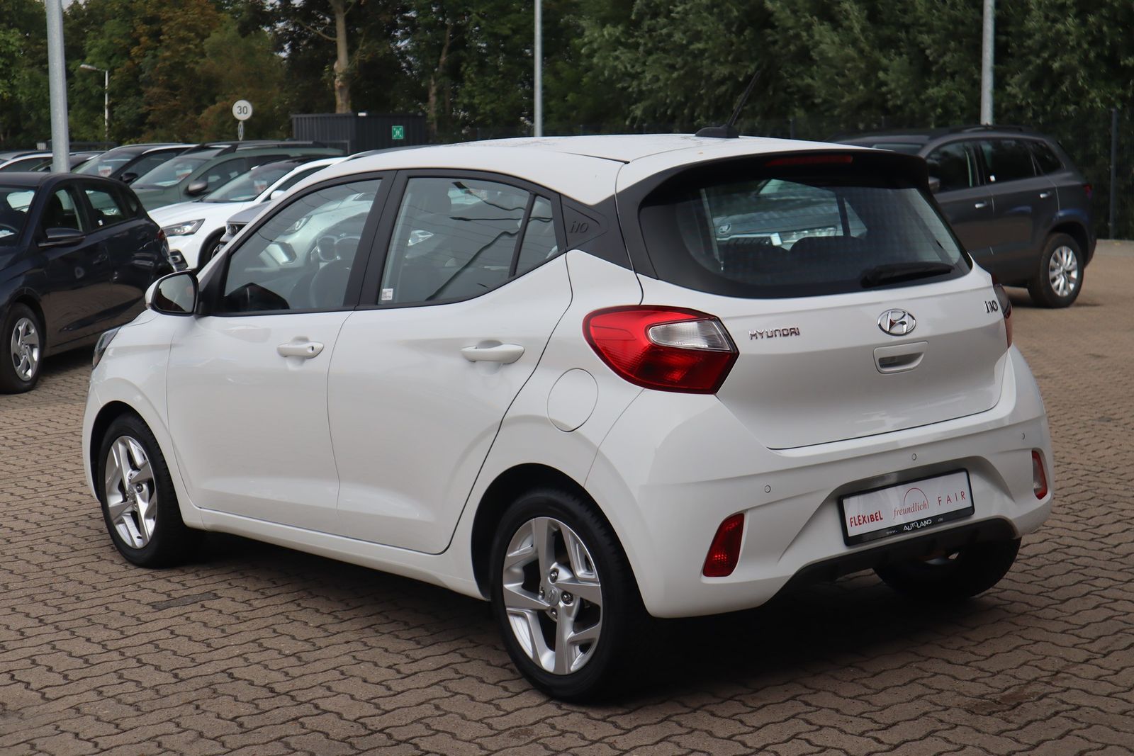 Hyundai i10 1.0 Trend Tempomat Sitzheizung DAB Klimaaut. imagem 3