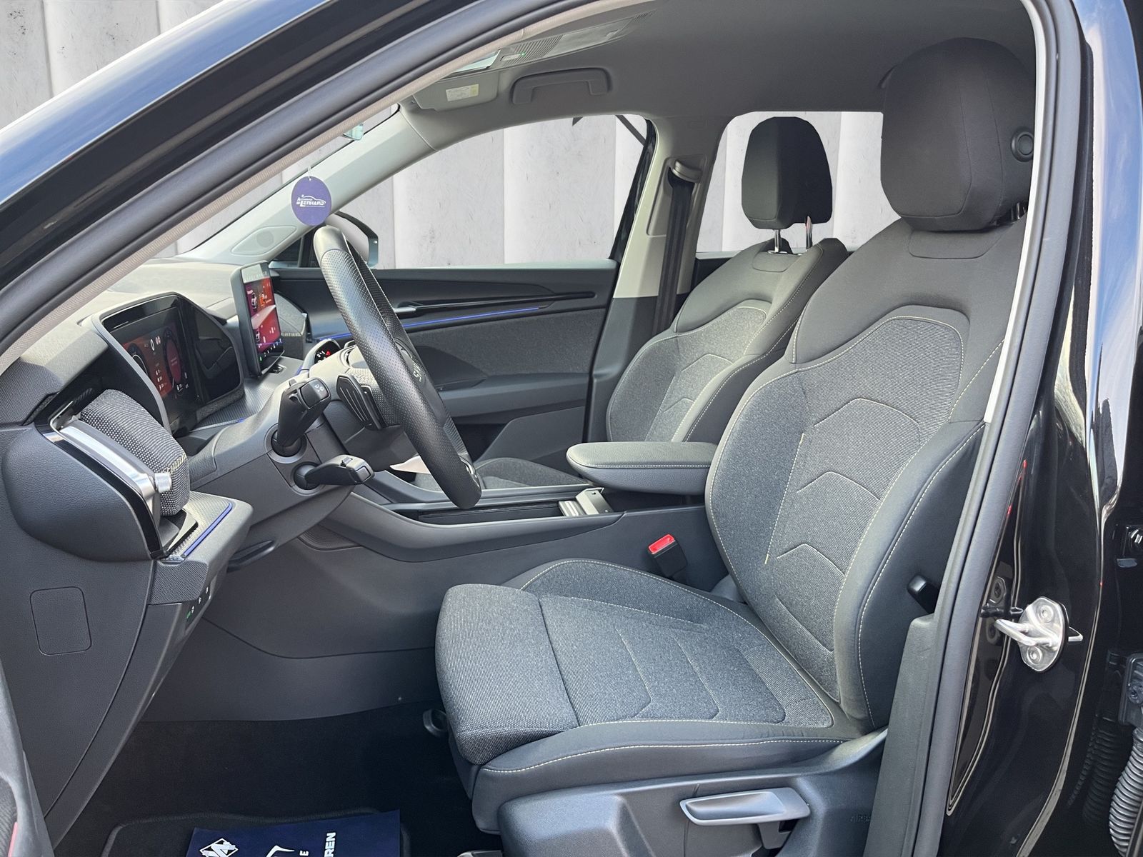 Fahrzeugabbildung SKODA Kodiaq 2.0 TDI DSG**AHK*7-Sitzer**ViCo*SHZ*LED**