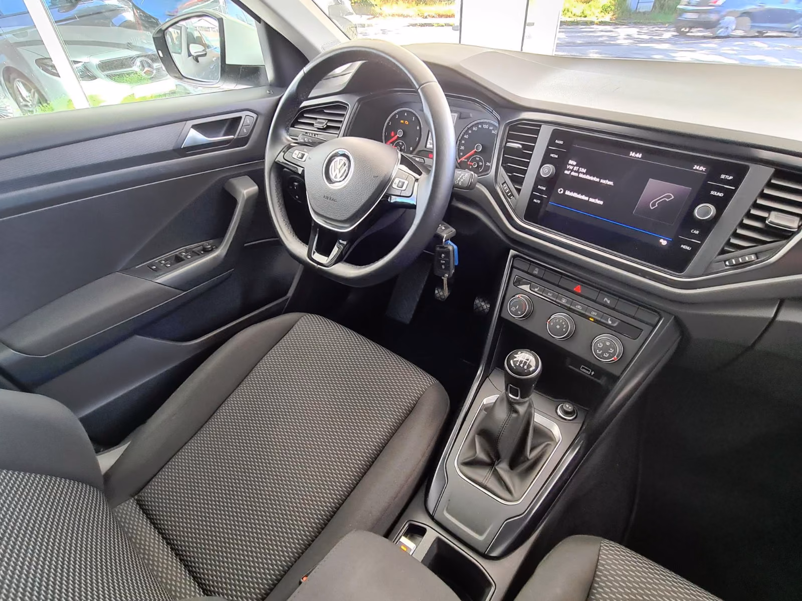 Volkswagen T-Roc 1.5 TSI ACT Sitzheizung PDC vo/hi