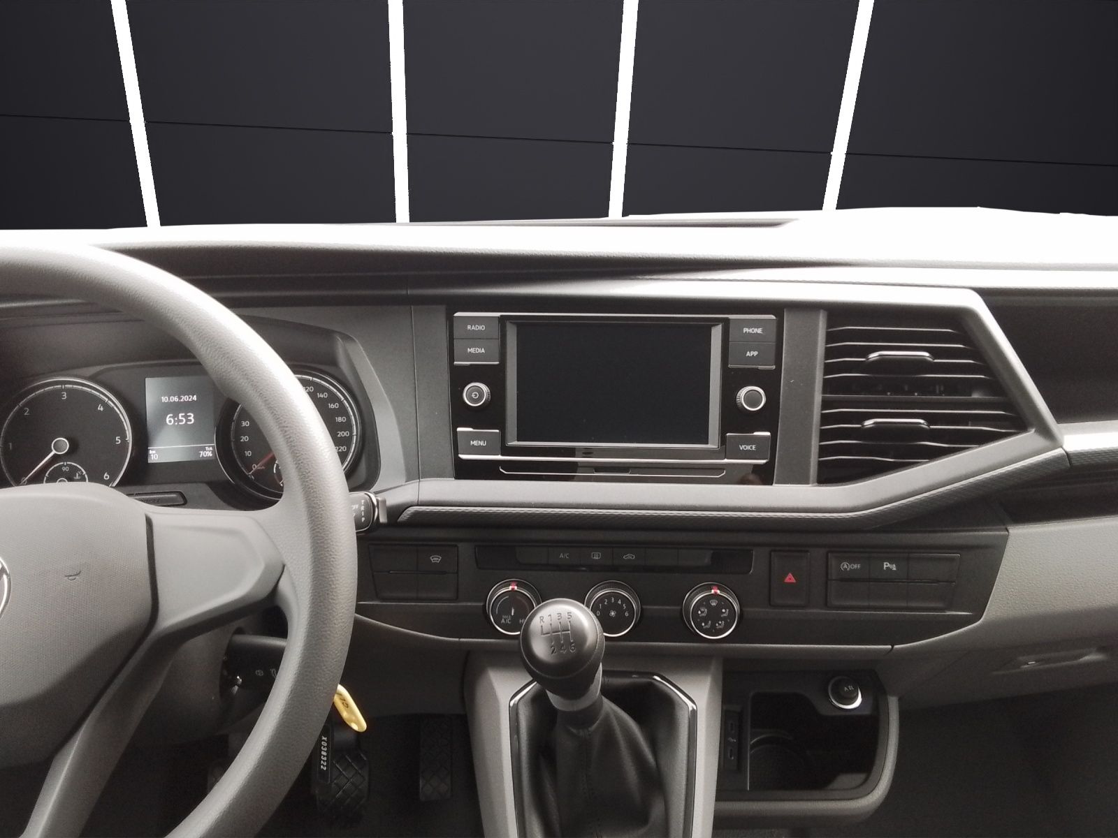 Fahrzeugabbildung Volkswagen T6 Kombi T6.1 TDI 9-Sitzer LED VORB. AHK KLIMA