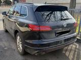 Volkswagen Touareg 3.0 V6 TDI SCR 4MOTION Tiptronic - - VW Touareg Gebrauchtwagen in Dresden
