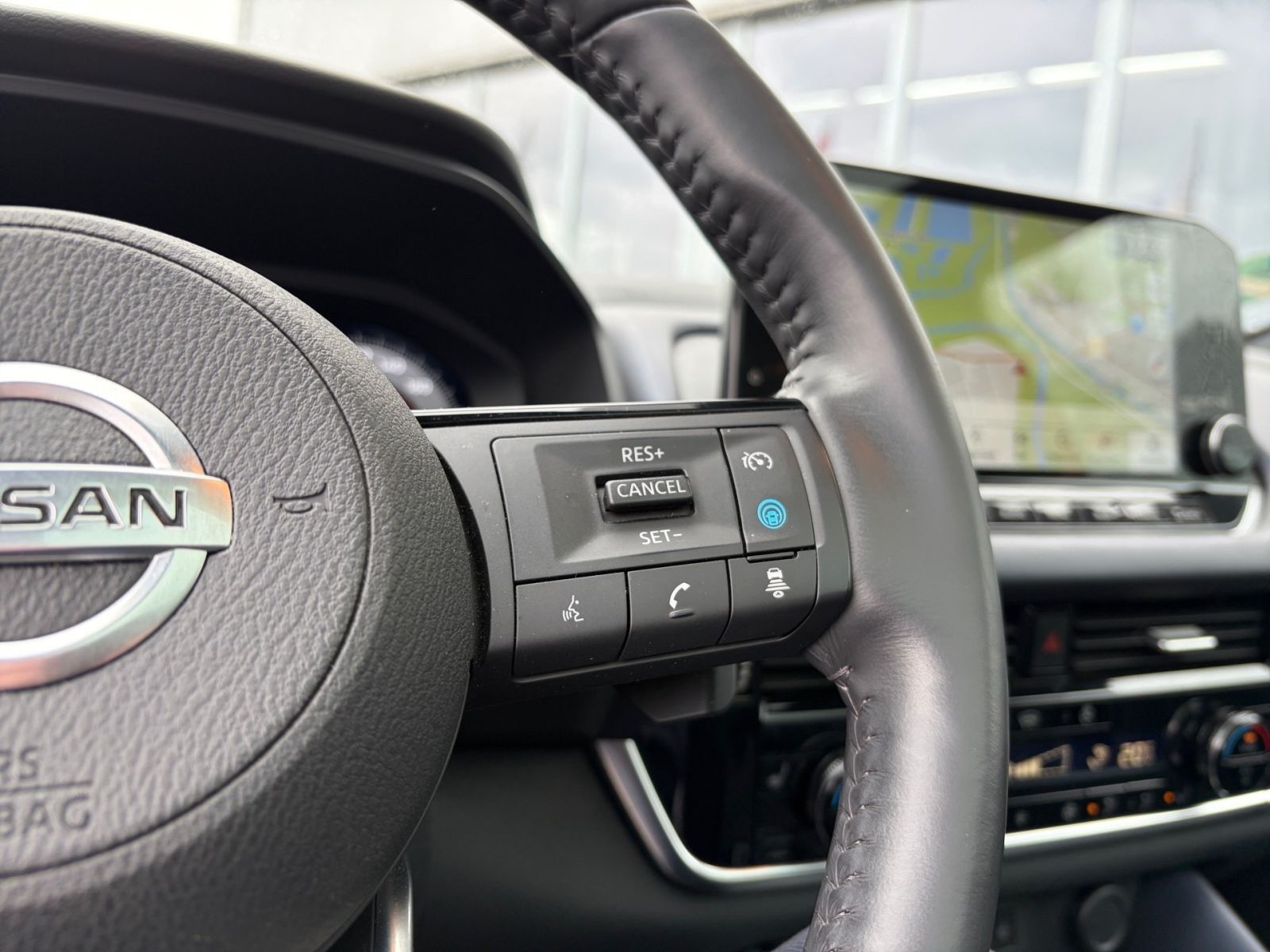 Fahrzeugabbildung Nissan Qashqai 1.3 DIG-T Tekna+*Navi*360°Kamera*Pano*
