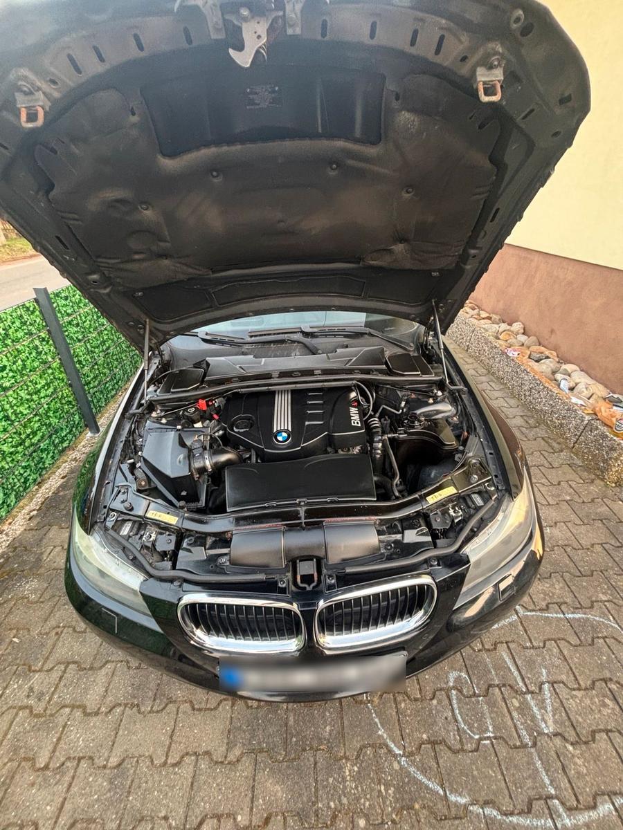 BMW 320 2009 — photo 6