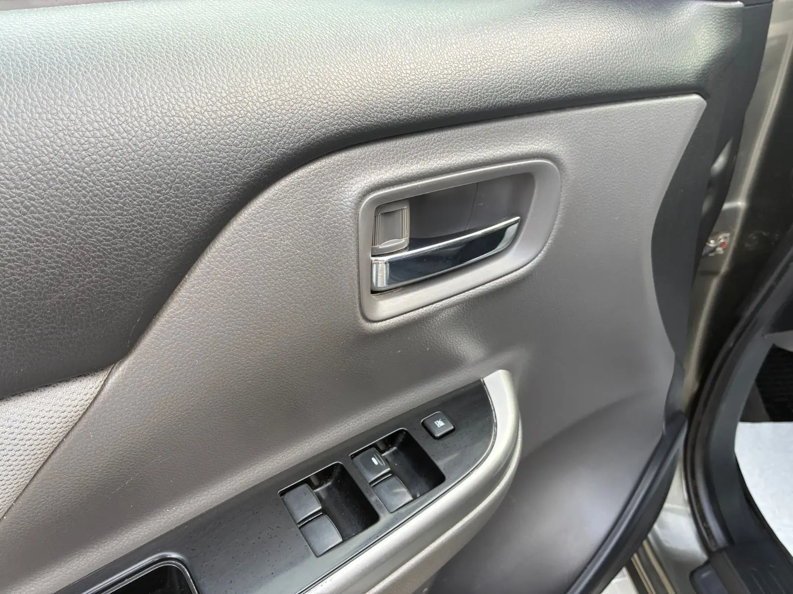 Mitsubishi L200 Plus Doppelkabine 4WD*Kamera*Temp*Hardtop*