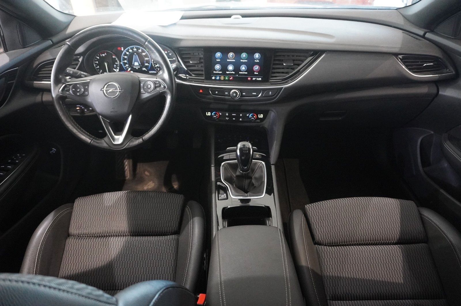 Fahrzeugabbildung Opel Insignia B ST 2.0D BUSINESS NAVI/LED/KAMERA/AHK