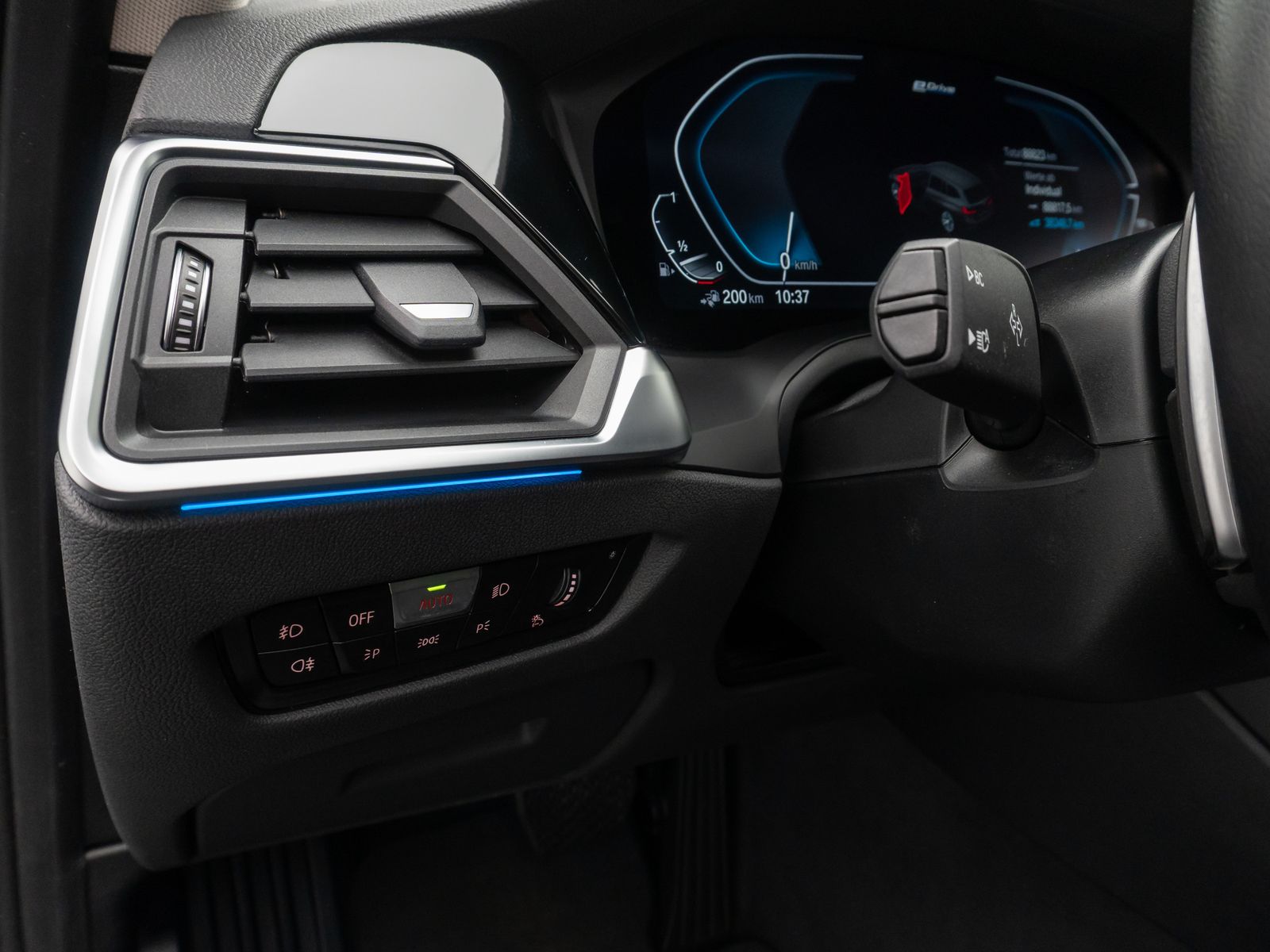 Fahrzeugabbildung BMW 330e Sport Line 360° Memory HUD DAB Laser HiFi