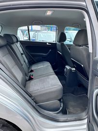 Volkswagen Golf - 12