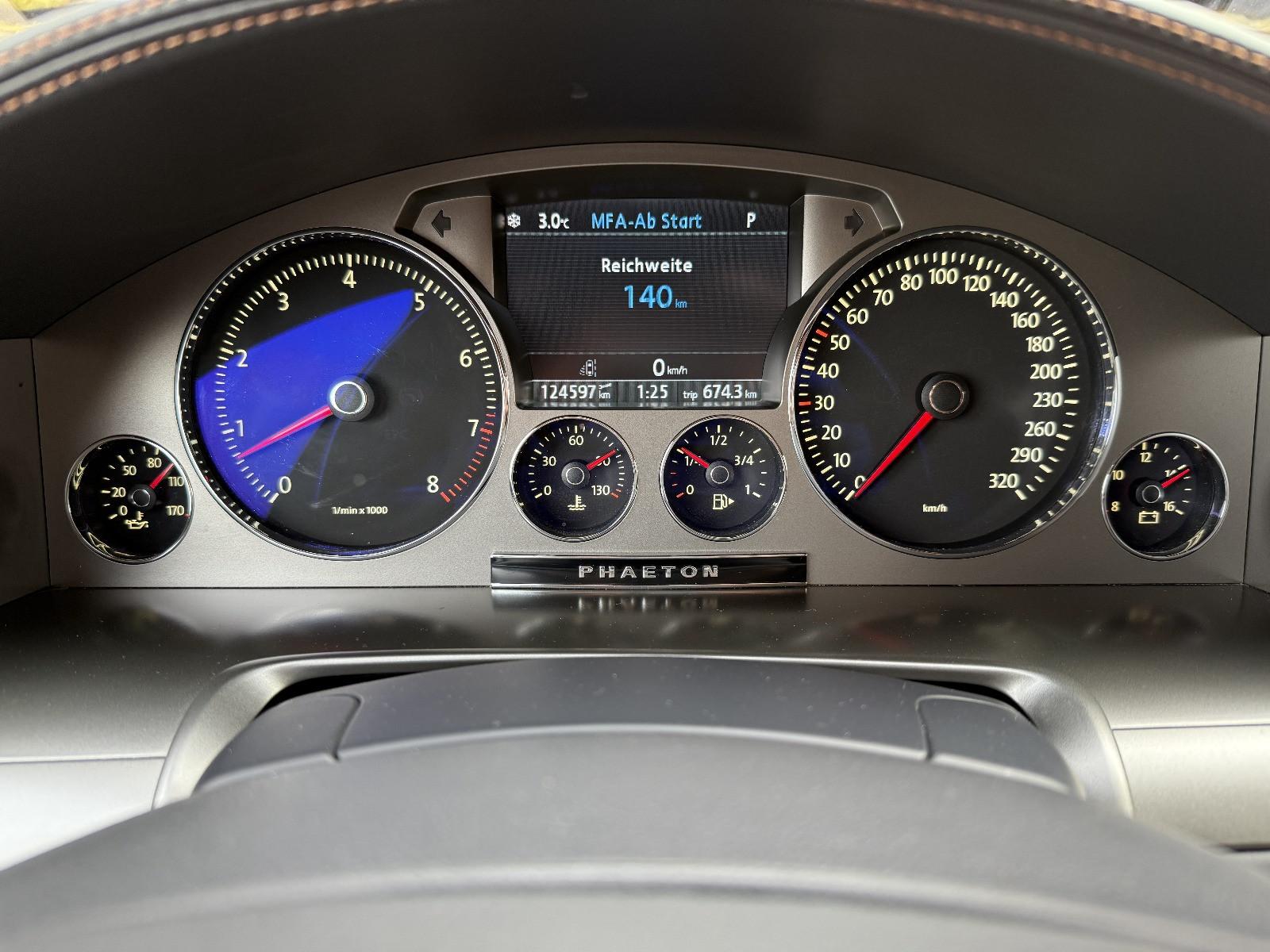 Volkswagen Phaeton 4.2 V8 4MOTION Tiptronic 4-Sitzer -