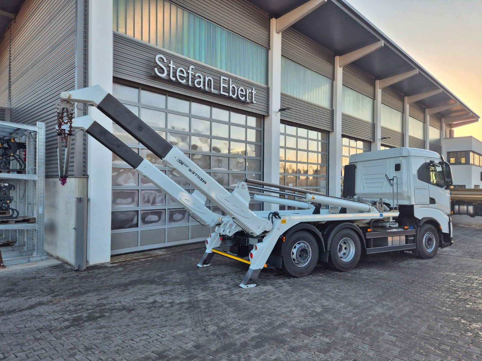 Fahrzeugabbildung Iveco X-Way 460 6x2 Absetzkipper Meiller AK16