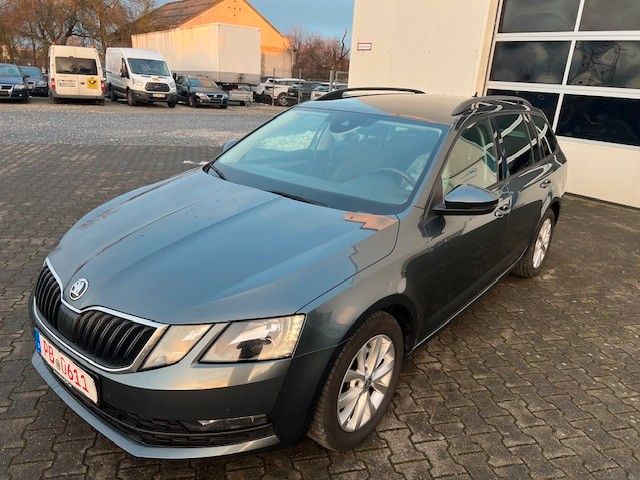 Skoda Octavia Combi 1.4 Ambi DSG Navi Apple Kamera ACC