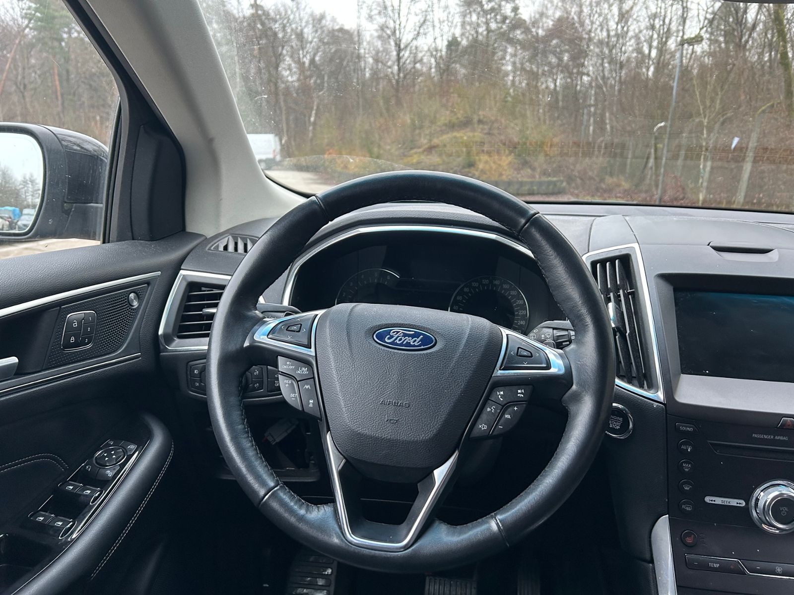 Fahrzeugabbildung Ford Edge 2.0 4x4 Aut. Titanium AHK MOTORSCHADEN