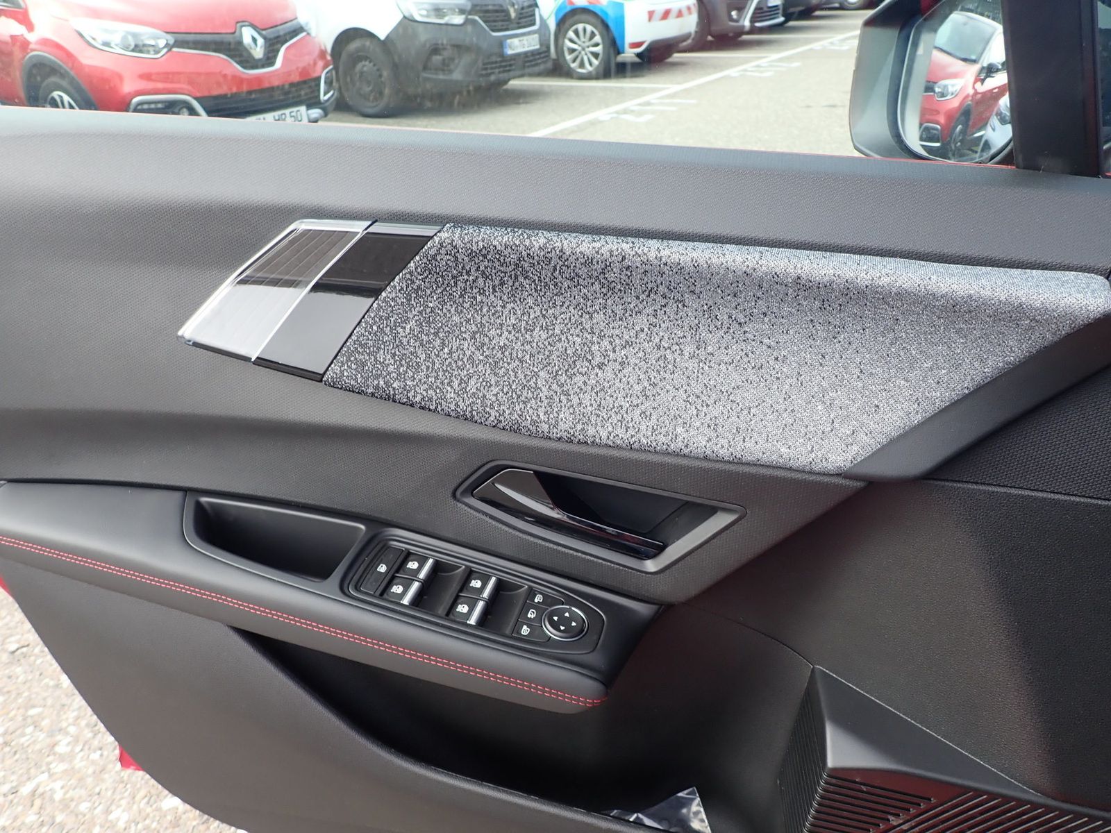 Fahrzeugabbildung Renault Clio Techno TCe 115 EDC
