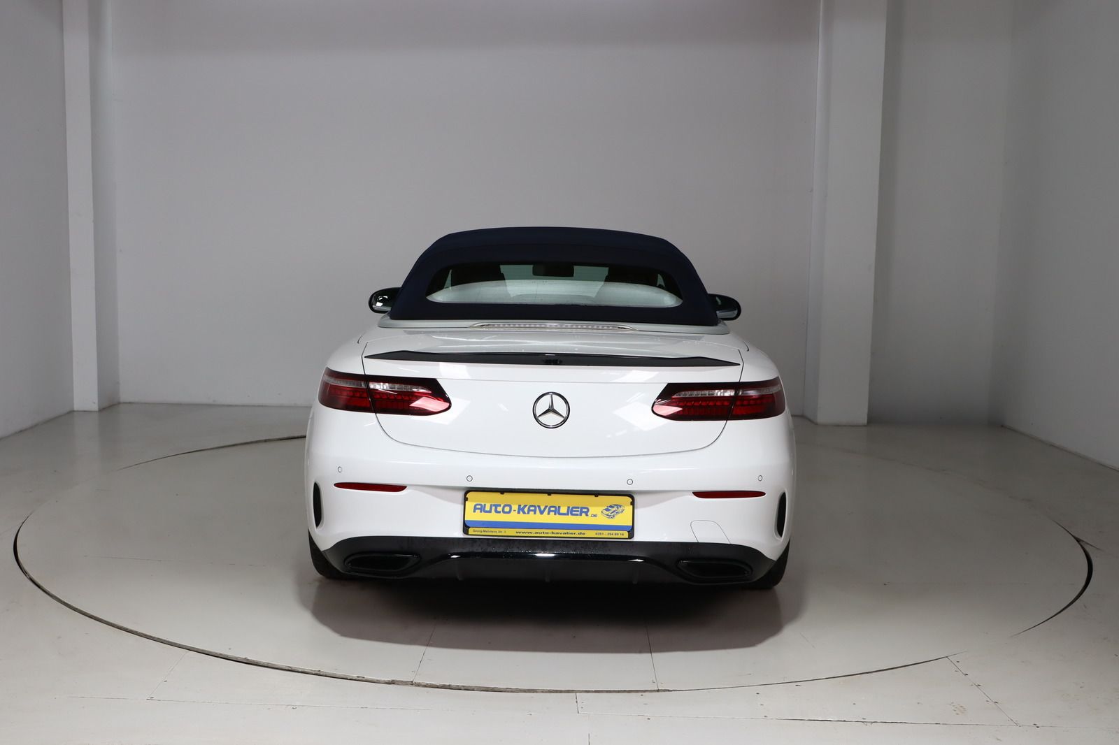 Fahrzeugabbildung Mercedes-Benz E 220 d Night Edition * Airscarf * LED *