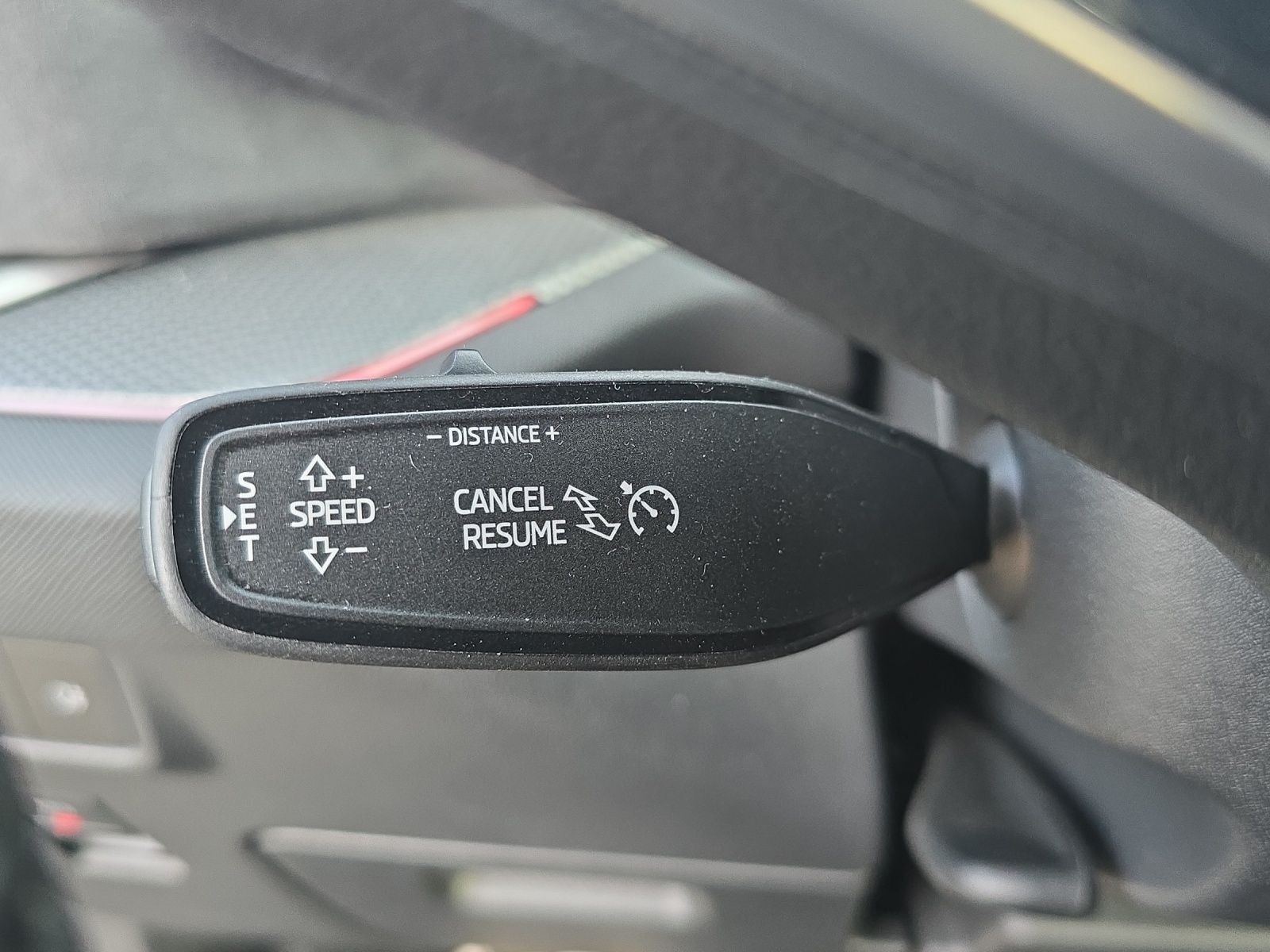 Fahrzeugabbildung SKODA Kodiaq 2.0 TDI  4x4 Sportline MATRIX AHZ ACC KAM