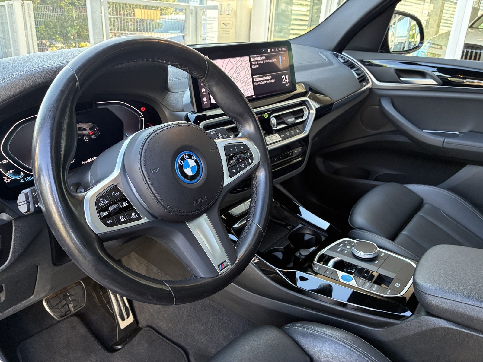 BMW iX3 Panorama ACC M-Sport HeadUp Memory foto 9