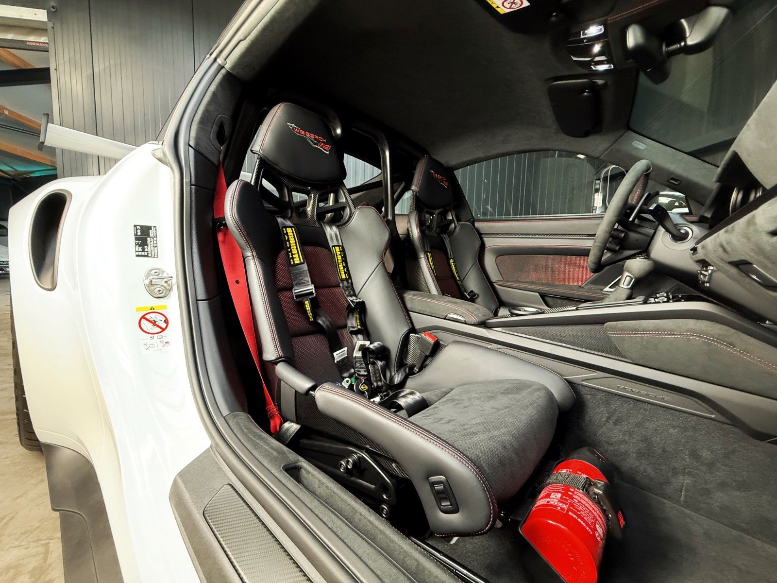 Fahrzeugabbildung Porsche 992 GT3RS + Weissach + PCCB + Clubsport + Magnes