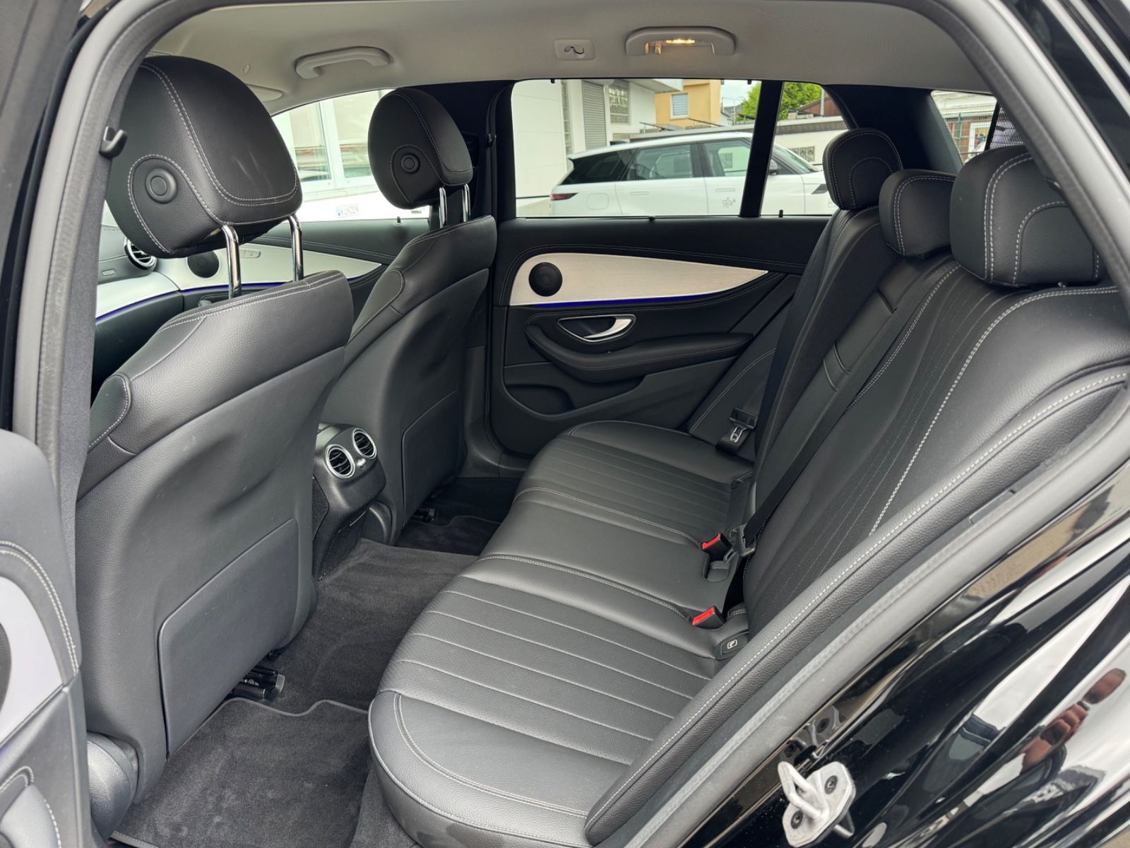 Fahrzeugabbildung Mercedes-Benz E 300 de/Plug-in/Leder/Ambiente/LED/360°Cam/SHZ/