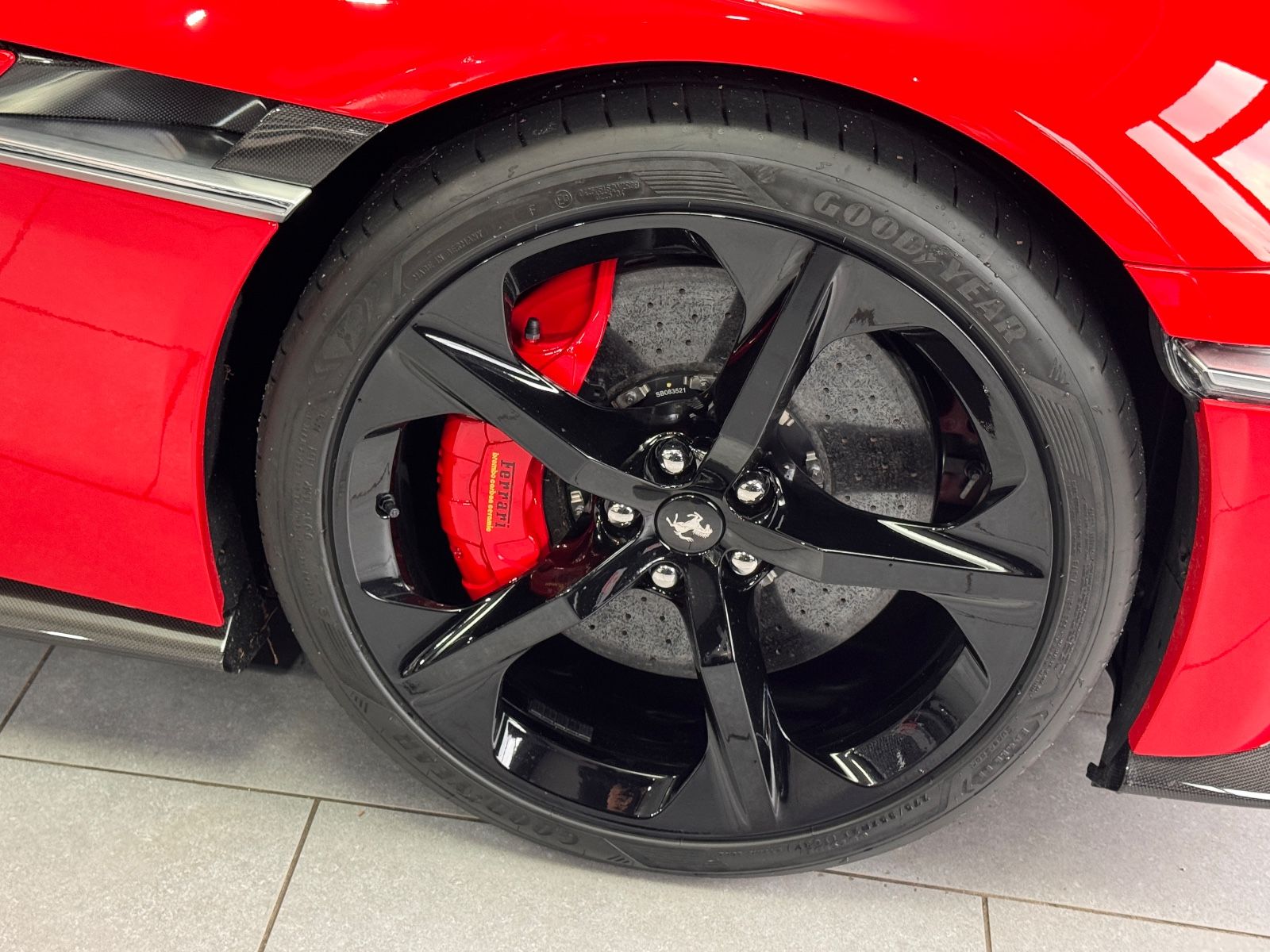 Fahrzeugabbildung Ferrari 12Cilindri|LIFT|FULL-CARBON|RACING-SEAT|ON STOCK