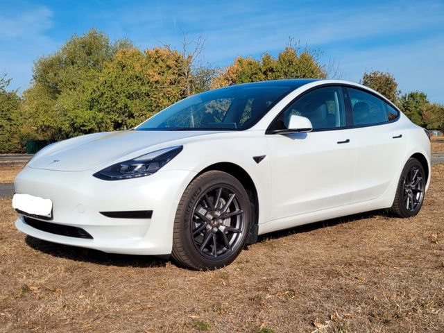 Tesla Model 3 Standard-Reichweite Plus - Hinterrad...