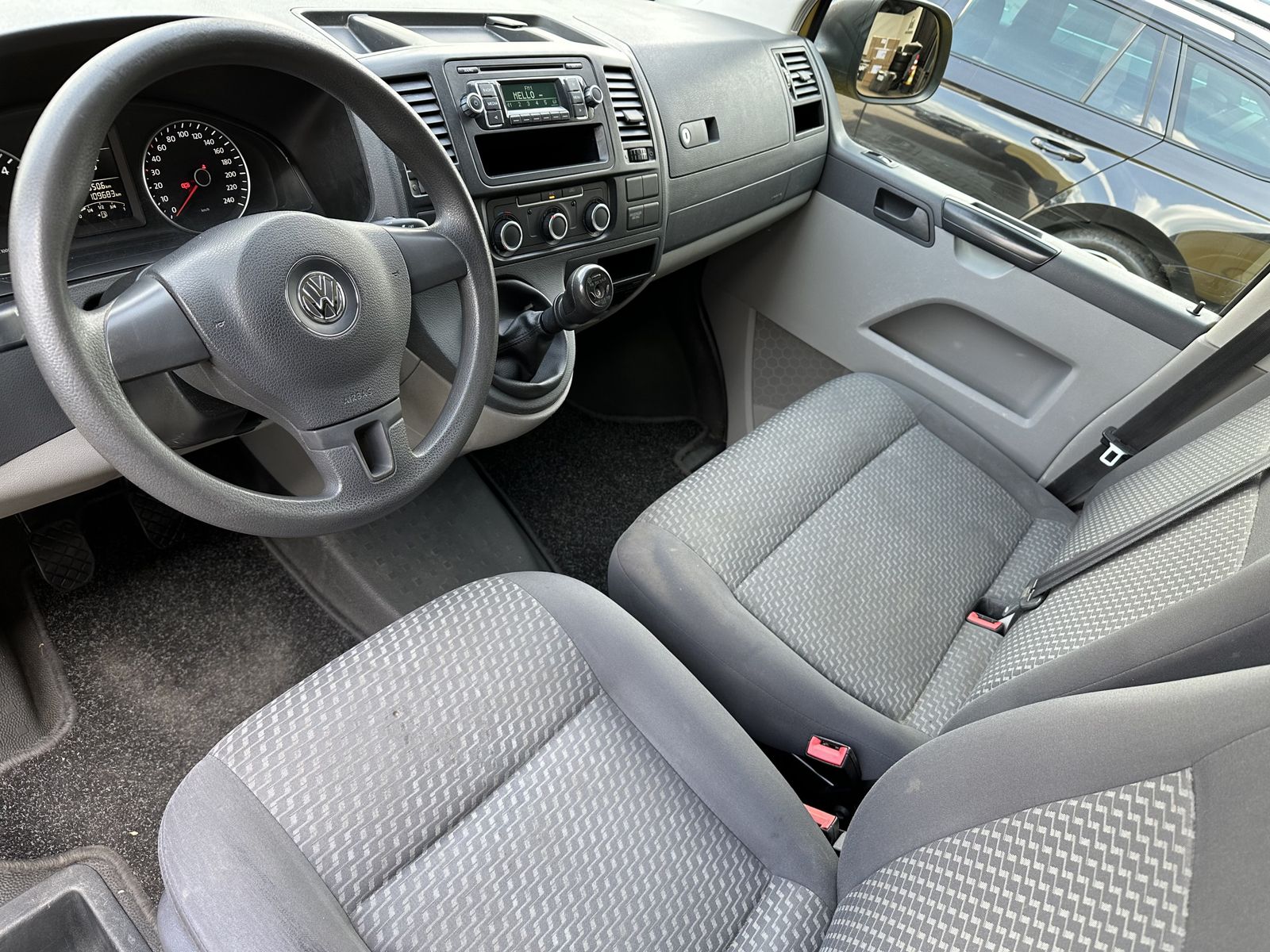 Fahrzeugabbildung Volkswagen T6 Transporter 2.0 TDI Kasten RADIO+SORTIMO+1.HD