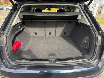 Volkswagen Touareg - 12