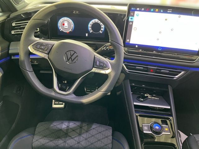 Fahrzeugabbildung Volkswagen Tiguan 2.0 TDI DSG 4Motion R-LINE PANO AHK SHZG